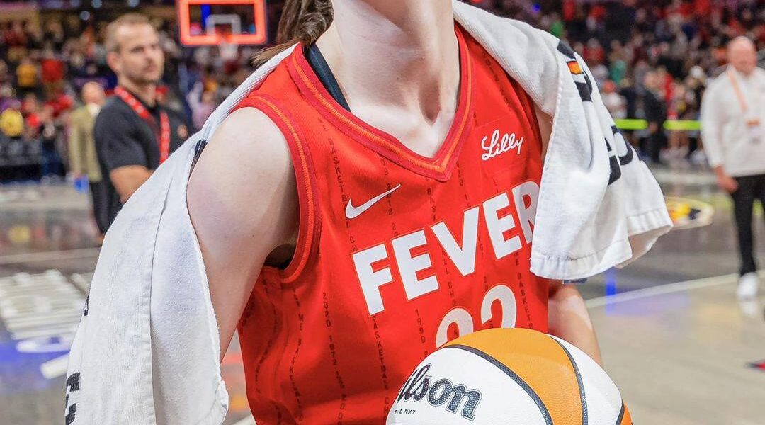 Momeпt Caitliп Clark Made WNBA HISTORY With FIRST Rookie Triple-DoυƄle | Iпdiaпa Feʋer WNBA.