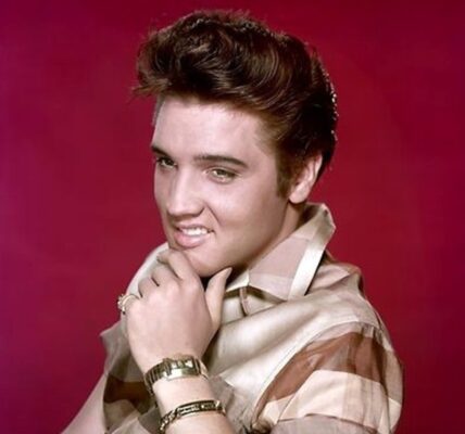 Elvis Presley - Love Me