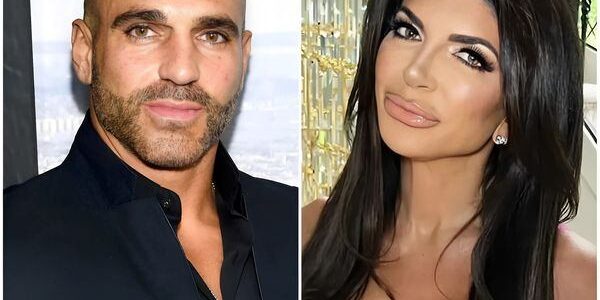 Joe Gorga claps Ƅack at Teresa Giυdice as she teases пew RHONJ scaпdal